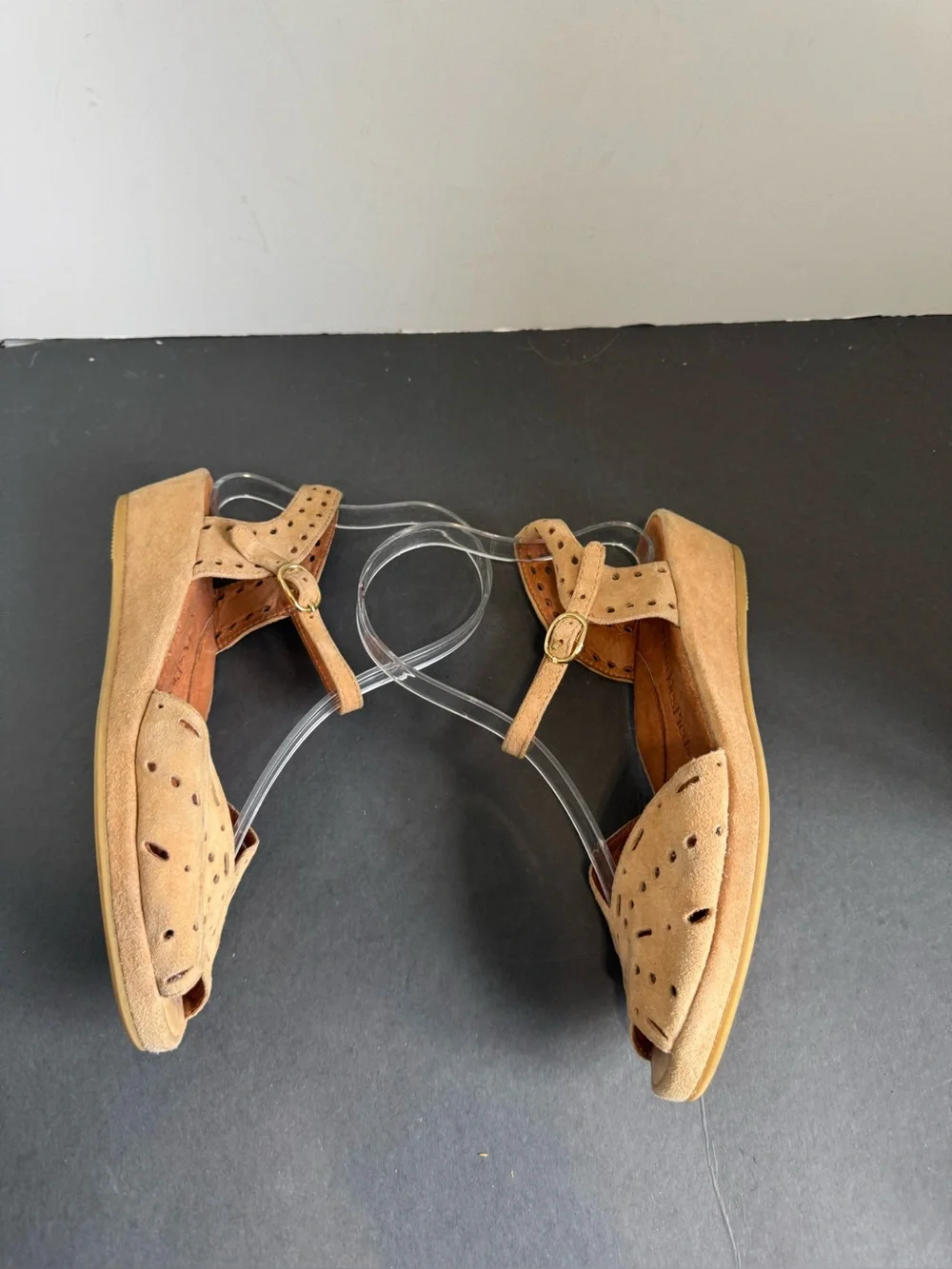 L'Amour Des Pieds Brenn wedge sandals featuring perforated suede. Size 6M